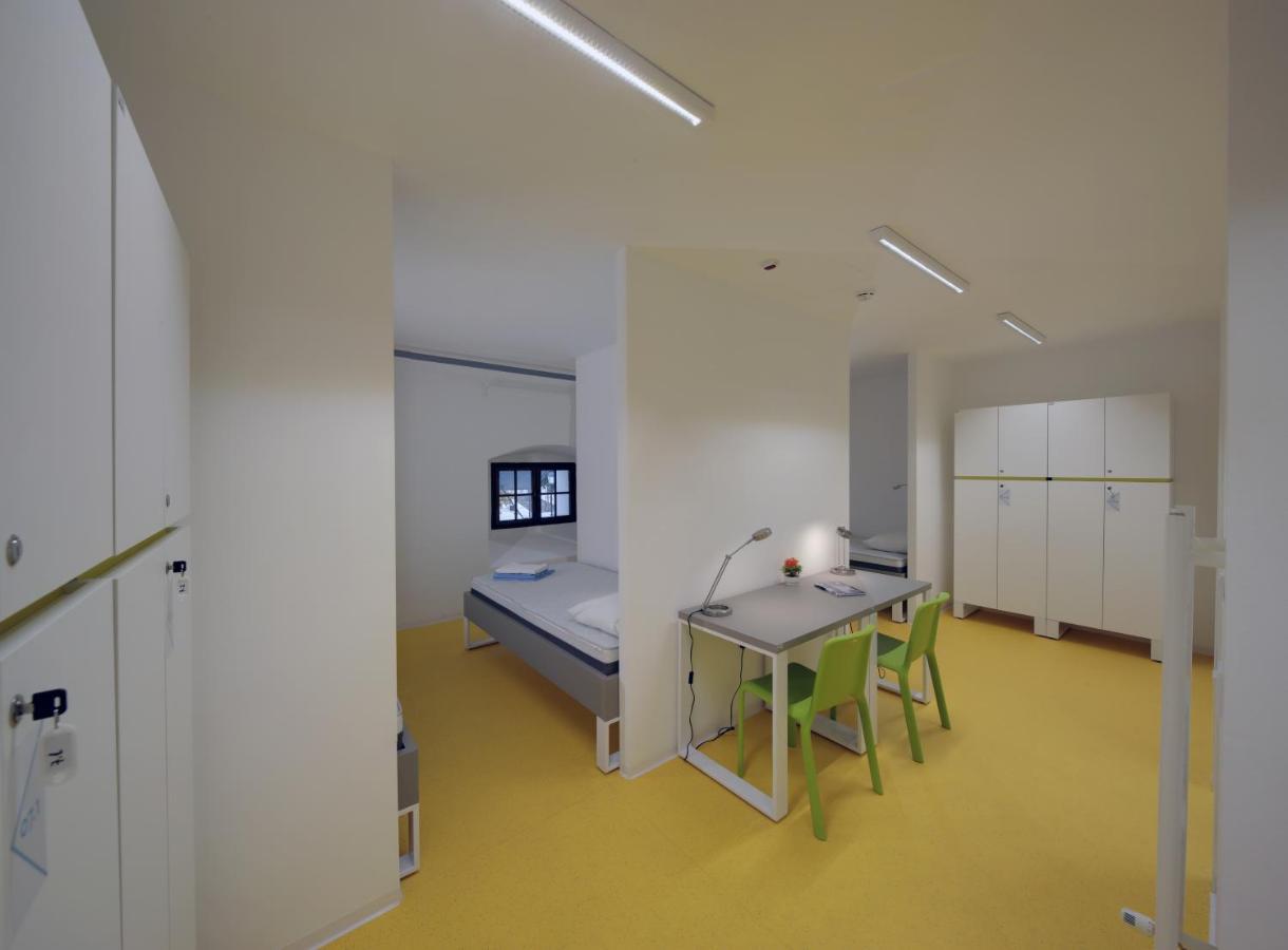 Hi Hostel Stara Pekara 奥西耶克 外观 照片