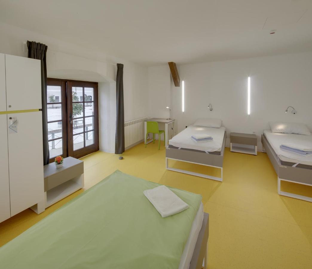 Hi Hostel Stara Pekara 奥西耶克 外观 照片
